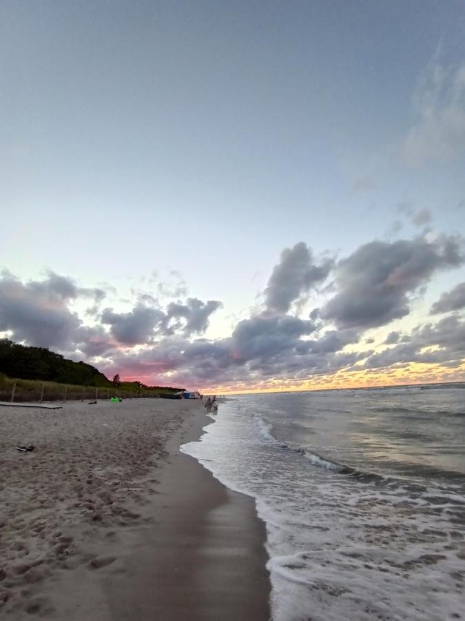 Апартаменты Przyczepa Niewiadow Surf Wioska Ястарня Экстерьер фото
